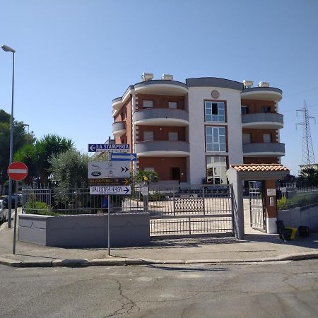 Отель Dimora Giardinelle Матера Экстерьер фото